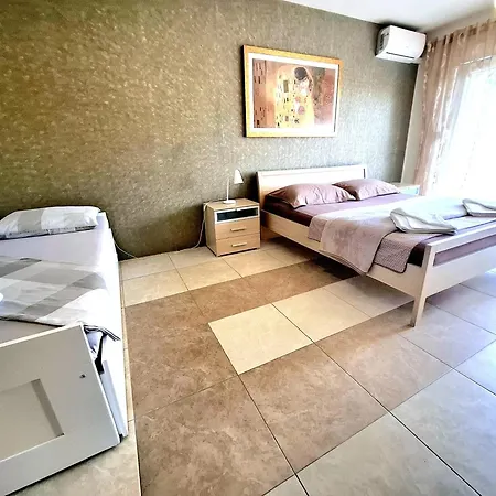 With Pool Near * 스플리트