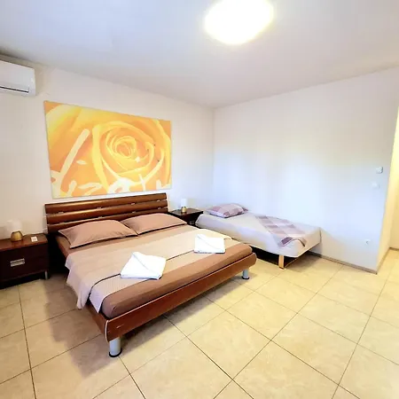 With Pool Near 스플리트