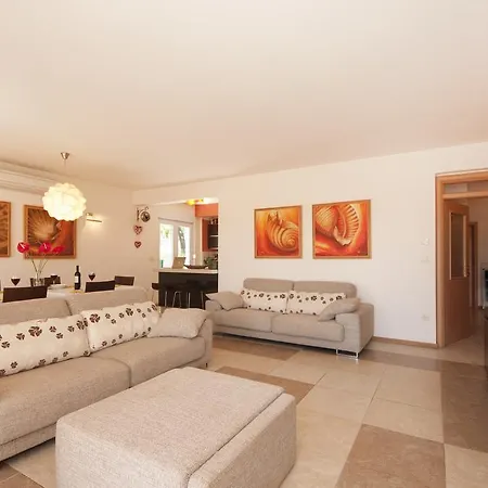 Апартаменты Apartment With Pool Near Split *