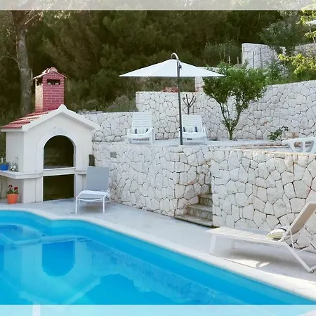 Apartment With Pool Near Split Apartment