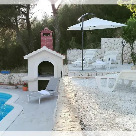 Apartment With Pool Near Split Сплит
