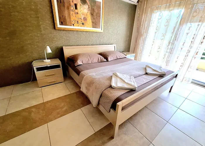 Appartamento With Pool Near *